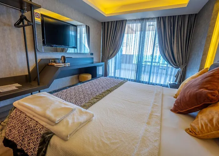 Elite Admiral Aqua Suite